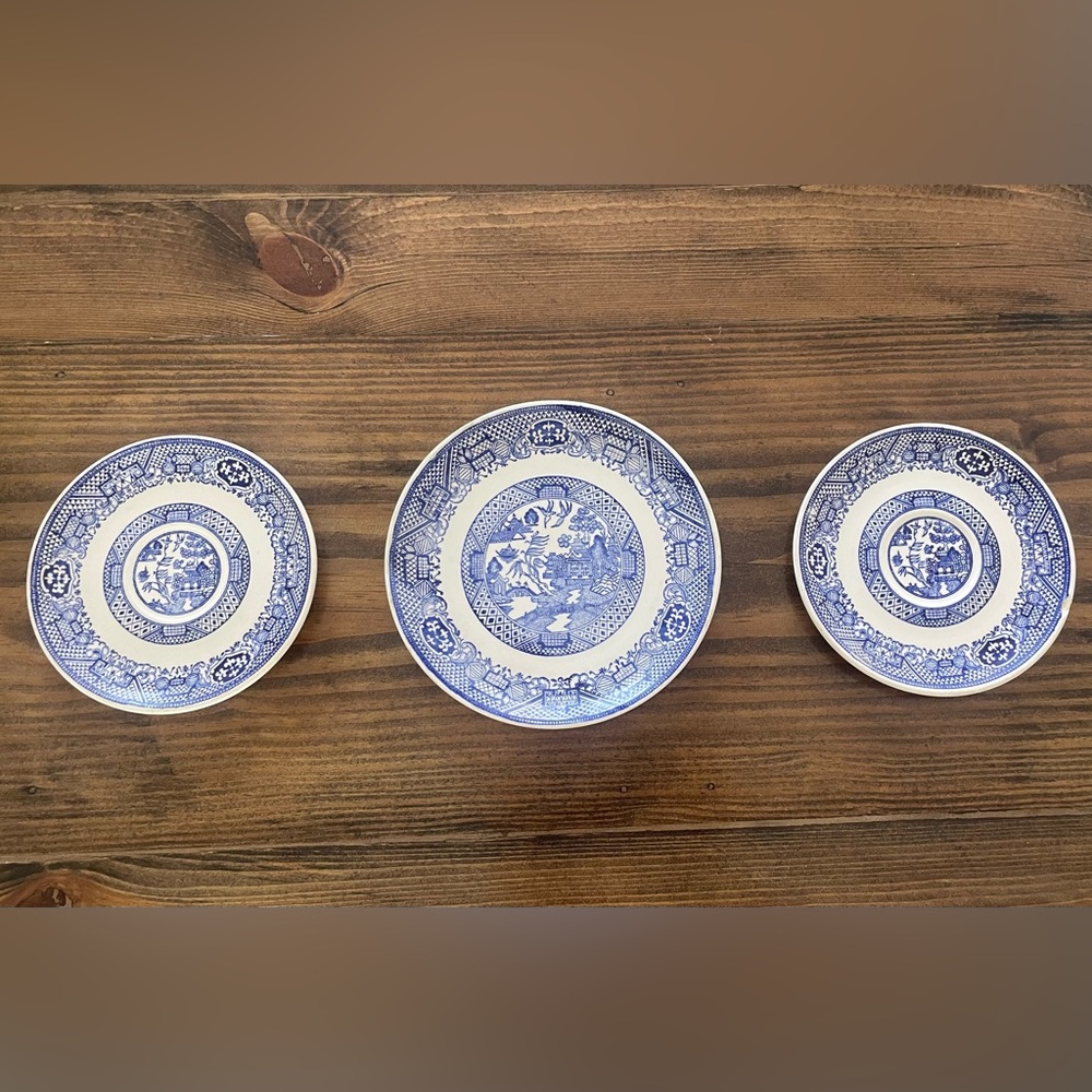 3 Vintage Willow Ware Underglaze By Royal China Small Plates White & Blue 💙